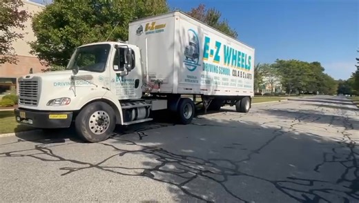 🚨 Emergency Stop Training – CDL Skills 🚨 Do you know what to do if your tractor-trailer breaks down on the highway? In this video, we show you step-by-step how to: 👉 Safely perform an emergency stop 👉 Correctly place your reflective triangles to warn other drivers At E-Z Wheels Driving School, we make sure our students are prepared for real-world situations – not just the road test. | E-Z Wheels Driving School