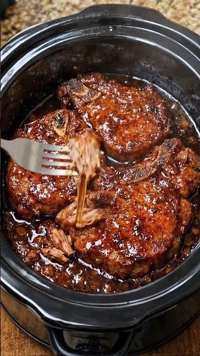 🍖 Slow Cooker Fall-Off-the-Bone Pork Chops