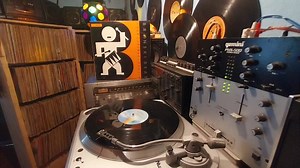 HIT THAT PERFECT BEAT (REMIX) BRONSKI BEAT 1985 MCA RECORDS #hitthatperfectbeat #remix #bronskibeat #80s #80smusic #mcarecords #single #vinyl #musicavinyl #colecciondevinyles #coleccionistavinyles #retro #analogo #tornamesa #12inchsingle #12inchvinyl #recordaresvolveravivir #oldschool #music #musica | Coleccionista 12 inch 80' / 90s