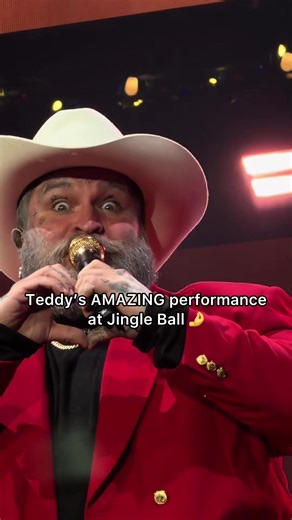 How amazing!! @Teddy Swims #teddyswims #jingleball #viralsong #trend #concert