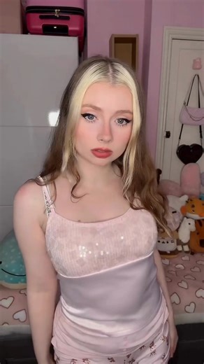 let coquette looks take over this winter 🎀❄️ (via IG kittykirax) | ROMWE