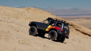 FMS RC Crawler 1/10 FCX10 Land Cruiser LC80 RS Toyota Licensed 4WD 2.4Ghz RC Rock Truck Hobby Grade RC Model Climbing Car Remote Control Car Off Road Vehicle for Adults FMS11042RSGY