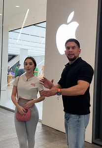 Le voy a comprar un iPhone nuevo a mi esposa porque me acompaño a ir a ver a Messi😳 @Dominik Armenta