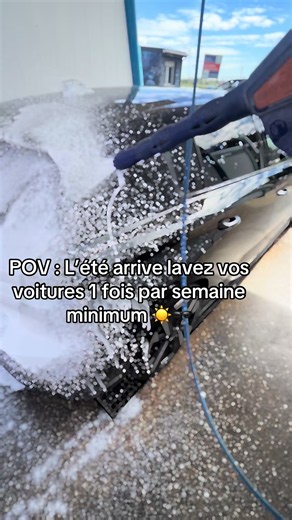 Lavez votre voiture une fois par semaine : conseils pour l'été