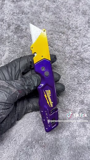 Custom Knives Made Unique with Powder Coating