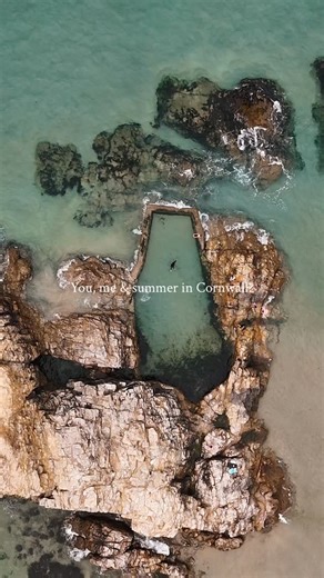 Euro summer 2026? A Cornwall road trip? Who’s coming with me?! 🏖️ Located on the south west corner of England, Cornwall is home to the best beaches in the UK with soft sand, clear water, and amazing surfing spots! #ukroadtrip #summer2026 #summerineurope | Postcards By Hannah