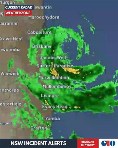⚠️🌀 TROPICAL CYCLONE ALFRED MAKES APPROACH - #TCALFRED - 10:27PM, Friday 7th March After a very slow journey, Tropical Cyclone Alfred (Category 2) is making approach to the Southeastern Queensland coast, now just 80km east of Brisbane and 70km from the Gold Coast. A crossing is most likely over the Moreton Bay Islands Saturday morning before crossing the mainland coast, between Maroochydore and Brisbane later during the day. Bands of heavy rainfall are already impacting parts of the Northern Ri