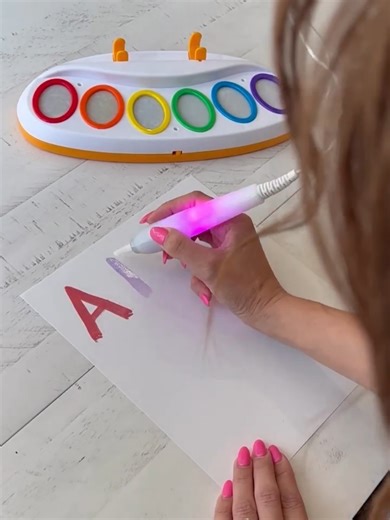 What rating will the Crayola Color Wonder Mess-Free Magic Light Brush receive? PROS: Will save furniture and floors from paint Magical effect when brush strokes are applied to paper The brush lighting up over the colours is a cool touch CONS: Some residue from brush still goes on non-paper surfaces Colours blend if brush tip is not wiped You really have to dunk the brush on the pad to get the ink out Follow for more viral product reviews!! #founditonAmazon #Amazonfinds #productreview #viralprodu