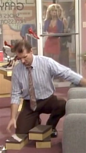 Al Bundy was always popular with the ladies 🤣🤣🤣🤣#marriedwithchildren #albundy #polkhigh #chicagobears #nfl #sitcom #80snostalgia #80stvseries | Al Bundy Store