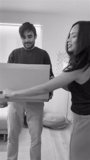 Roseanne Real on Instagram: "Publi | HAUL unboxing — Mango Outlet ✨ Black Friday llegó fuerte este año 🖤 Y mi marido dice que es el momento más peligroso del año 😂 Pero estoy obsesionada! 😍📦 Cupón exclusivo: 10BLACK Para conseguir un 10% extra con compras de 30€ o más. 🖤 Fechas: 19 - 27 de noviembre 😘 #blackfriday #haul #mango #mangooutlet @mango"