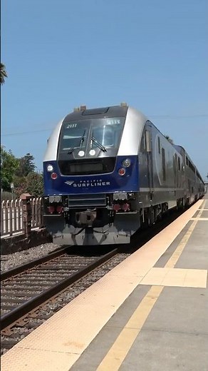 Amtrak Pacific Surfliner Gliding Through Carlsbad!