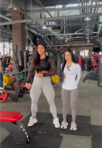 Inspiring Gym Transformations of Strong Women