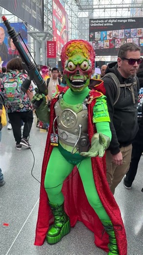Mars Attacks! cosplay at NYCC 2025 - New York Comic Con #NYCC #Cosplay