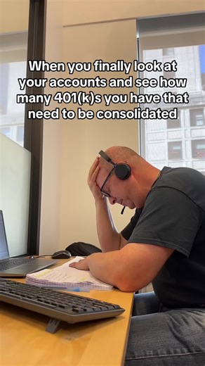 Retirement can be complicated, that’s why PensionBee got started. Call us today! One of our Beekeepers (like Joe!) will talk you through the process of getting your account set up! 🐝☎️ #90sSitcom