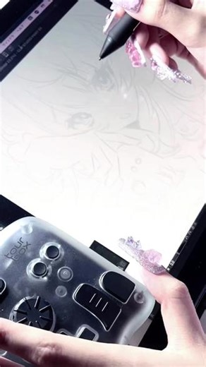 做完美甲，沉浸式摸鱼画画！ 画师【めろ子】使用TourBox画画，干净利落的线条，用同一颜色的不同深浅变化来配色，太好看了！#TourBox #画画 #线条 #csp #小键盘