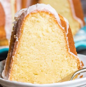 2.4M views · 351 reactions | FIVE FLAVOR POUND CAKE --> You’ve never had a pound cake like this! Unique flavors blend together in a delicious way. https://thebestcakerecipes.com/five-flavor-pound-cake/ | The Best Cake Recipes | Facebook