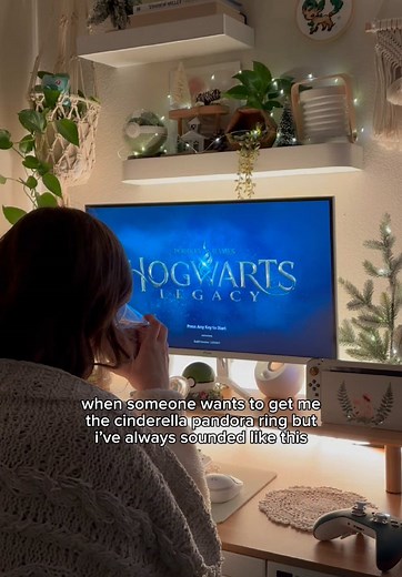 Harry Potter Inspired Desk Setup for Cozy Gamers