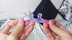 Toe Separators for Women, Pedicure Toe Spacers & Spreaders - Yoga Relax and Finger Dividers, Gel Silicone Toe Separators for Pedicure, Nail Polish, Toenail Painting (2-Pairs)