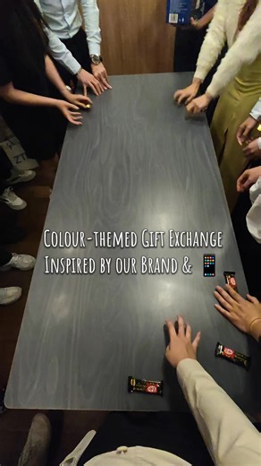 Have you tried the colour-themed Christmas gift exchange challenge? 😝🎁🎨 Wishing everyone a Merry Christmas — warmest greetings from the ZTE | nubia Malaysia team 🎄✨ #Christmas #giftexhangeideas #smallgiftideas #exchangegiftchallenge #zte #ZTEnubia | ZTE Device