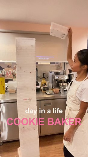 We sold almost a THOUSAND Cookies today! 🥹💓 Here is a day in a life of Cookie Bakers who love a busy day! #fyp #smallbusiness #cookiebusiness #cookiebaker #shopeecookies | Petite Bakery Studio