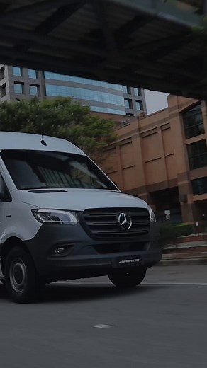 Já imaginou até onde a eSprinter pode levar você? A van 100% elétrica da Mercedes-Benz tem 478 Km de autonomia com uma única carga. Prova que a mobilidade elétrica é viável para qualquer negócio. #MBVansBrasil #MercedesBenzVans #eSprinter Desacelere. Seu bem maior é a vida. | Mercedes-Benz Vans Brasil