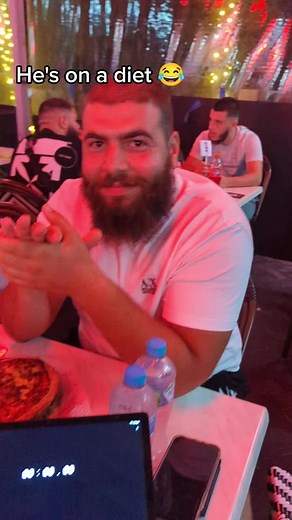 Pizza-Burger Challenge Fail | Sneakies Kitchen