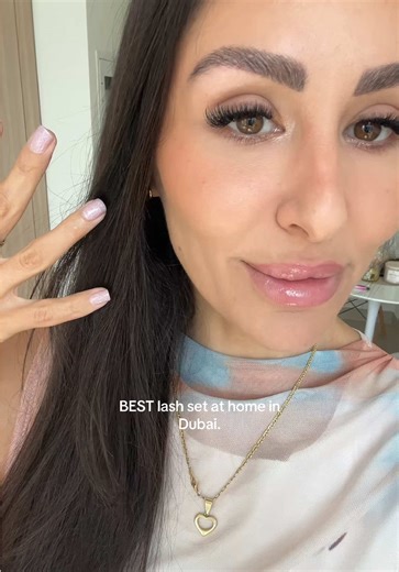 The most stunning lashes done at home by @azbeauty 😍 if you’re in Dubai and looking for a mobile lash tech… here she is 🙌🏼 #dubai #dubailife #lashtech #dubaitiktoker #eyelashextensions