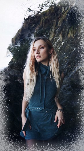 In the shadows of Yuletide, where frosty mysteries dance, may the clandestine allure of love and laughter find you. Influencer: @oliviaaharriet Garms: Soba Sleeveless dress #Psylofashion #psylotribe #ModaEtica #wintersolstice #holidayseason #druid #pagan #wintertime #altgirl #alternativeclothing #modaalternativa #druidry | Psylo