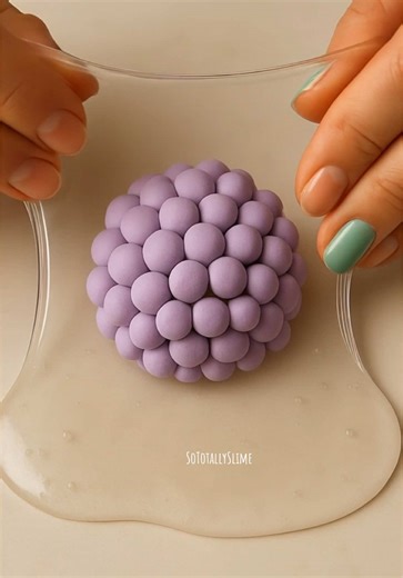 I love this little alien style clay ball don’t you? #slime #clayslime #sototallyslime #satisfying #asmr