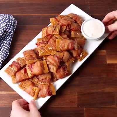 Bacon Crack Bites are the easiest way to feed your ranch addiction. Full recipe: http://dlsh.it/7X1S4uJ | Delish