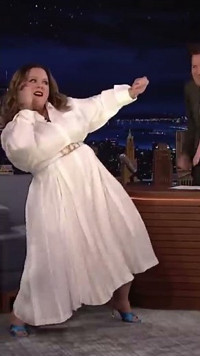#MelissaMcCarthy terrorizes her kids for fun with her “hard dancing” skills! 😂 #shorts
