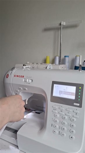 Quick way to create a gathered ruffle #sewingtips #sewingtricks #sewingtutorial #handmadeclothing