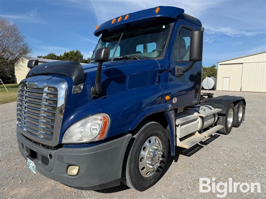 2010 Freightliner Cascadia 125 T/A Truck Tractor | Transportation