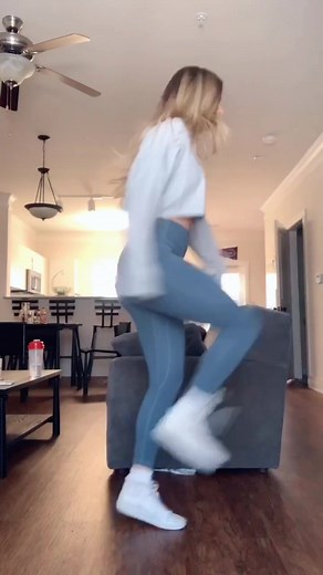 Running man kick #shuffletutorial #shuffledance #shuffle #footwork #runnin #fyp #foryou