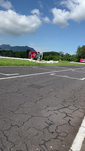 Hola amigos de tik Tok les vengo a presentar ala socia motor cubicado a 196cc saludos