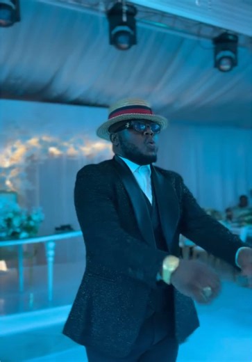 #ForeverBaafi🇬🇧 by Matinèe Events Bride: @ Rsxy_xox Groom:@ PRODUCTION & TECHNICAL TEAM ✨️✨️✨️✨️✨️✨️✨️✨️✨️✨️ Event Planning @mati.ney tiktok: @mati_ney Coordinating @mati.ney tiktok: @mati_ney Event decor : @Emmboat_Events Ushers/waiter. @menzlurch_ushering_agency Dowry wrapping @letswrapit Kete dancers @letswrapit STYLING & GLAM TEAM ⭐️⭐️⭐️⭐️⭐️⭐️⭐️⭐️⭐️⭐️ Bride’s Makeup : @the_makeup_maven Bride’s hair @the_makeup_maven Bride’s kente gown @sadiasanusi Bride’s wedding dress @houseofoath Brides 