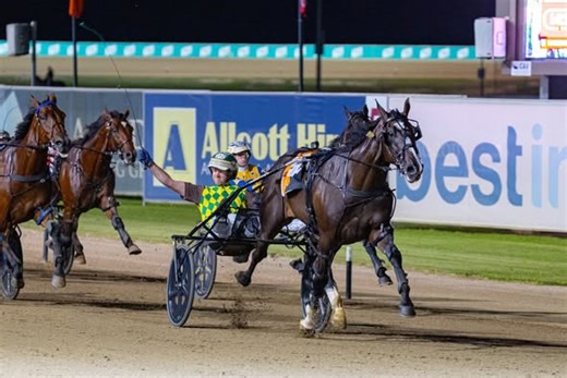 Hollywood Strip wins New South Wales Derby and stays unbeaten