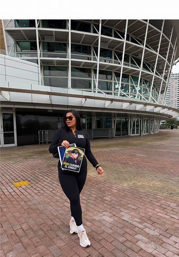 @(((ousi))) dile ya las fechas del concert que me están hostigando a mi y a Valentina #viral #trending #tiktok #contenido #pr
