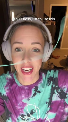 I didn’t expect to love a floss… but this one feels like a tiny spa treatment