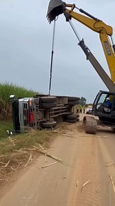 440K views · 2.1K reactions | Excavator to the Rescue: Heavy Truck Recovery | BungKeng Excavator | Facebook
