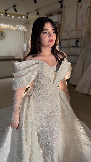 Instagram video by Bride house dresses • Nov 7, 2024 at 1:02 PM