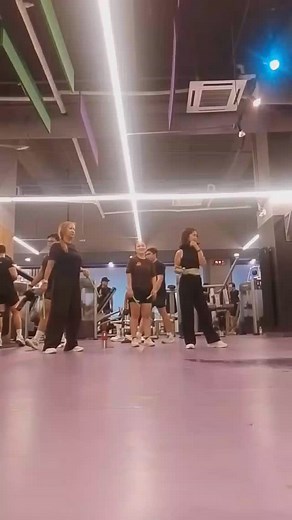 3 comments | Pound Fitness by Coach Pj #danceclassfitness ##gxclasses #gxclass #sweat #strong #gymli̇festyle | Elenor Sanchez Bon | Facebook