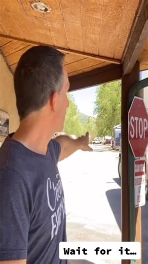 Tight turn trouble inside lane 😬🚐 Follow RVPulse for RV adventure tips! #rvpulse #rv #rvlife | RVPulse