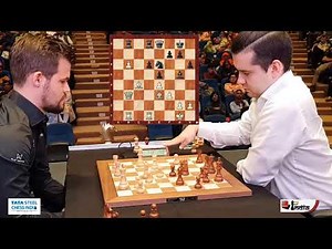 Magnus Carlsen spends 40 seconds to make his first move against Ian Nepomniachtchi