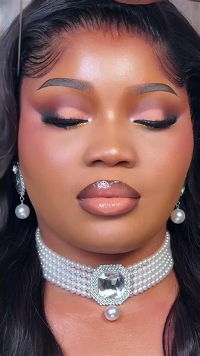 Enjoy this beautiful eyeshadow tutorial