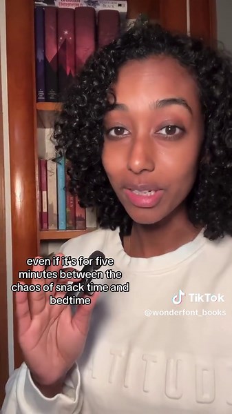 If you want to raise a reader, it’s important to lead by example! #raisingreaders #storytime #kidsbooktok #readingtips