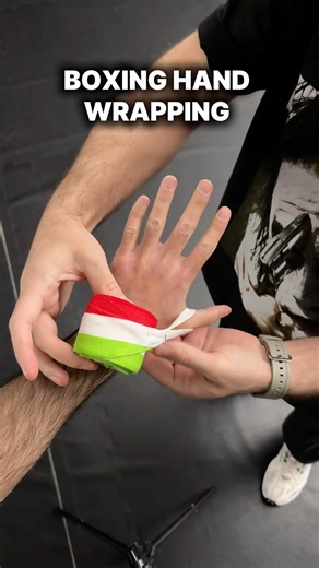 Boxing hand wrapping ✔️ #boxing #boxer #boxingtraining #boxingworkout #boxingwraps