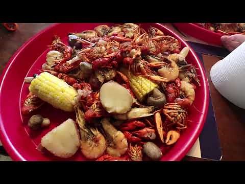 SHRIMP AND CRAWFISH BOIL. Boiled together. Step by Step.