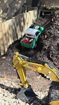 FMS Land Rover Series II & Huina 1580, Getting Over the Pass