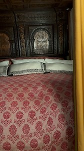 168K views · 48K reactions | A nap in this bed at the @vamuseum would fix me, I just know it would. #history #justagirl #arthistory #sleepy #museum #london #museums #artgallery | Cay Bluestocking | Facebook